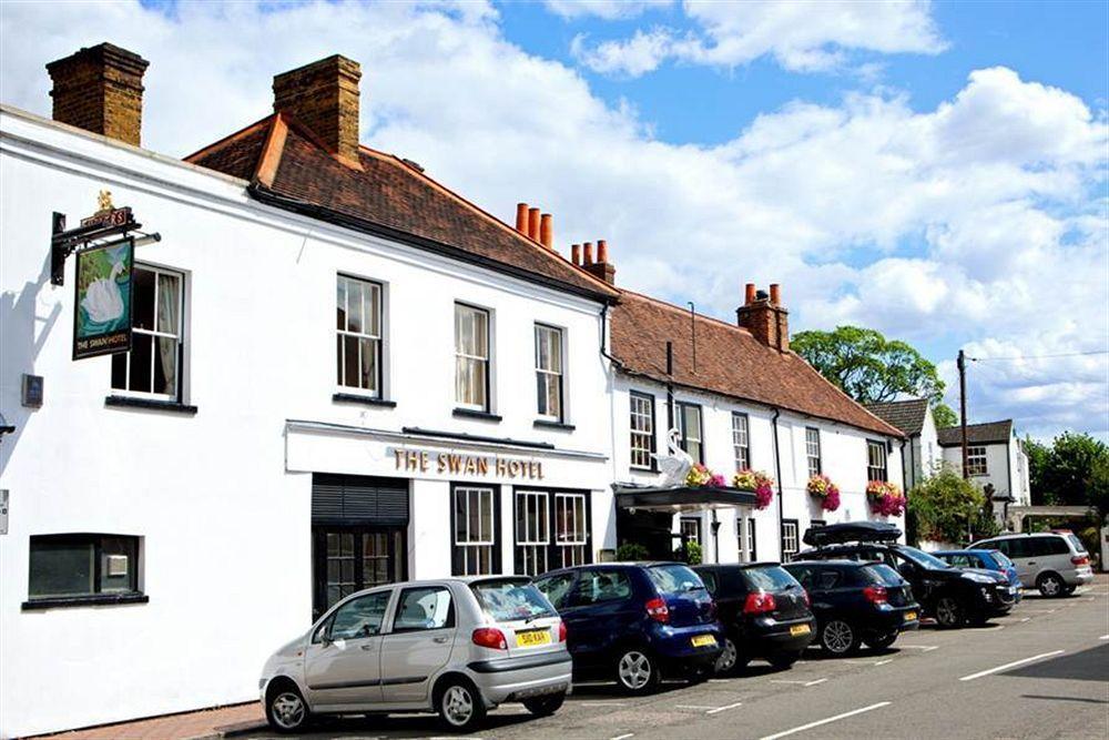 The Swan Hotel Staines-upon-Thames Bagian luar foto