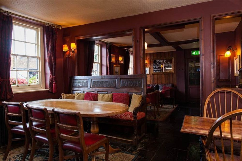 The Swan Hotel Staines-upon-Thames Bagian luar foto